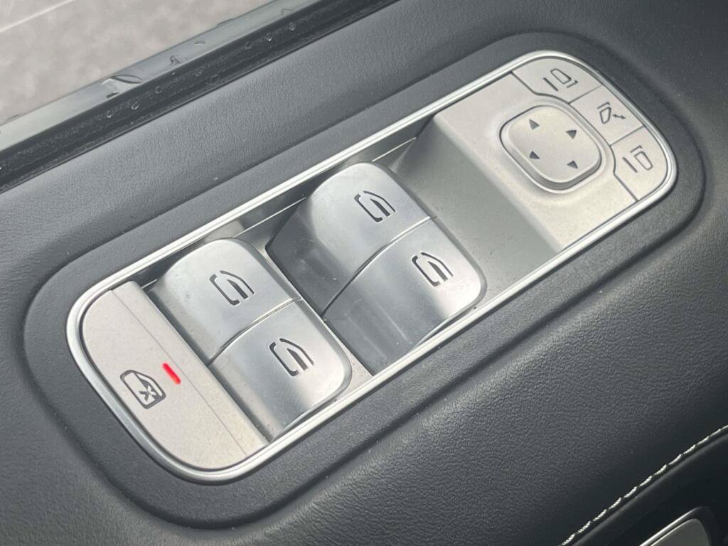 Used 2023 Mercedes-Benz G 550 image 29
