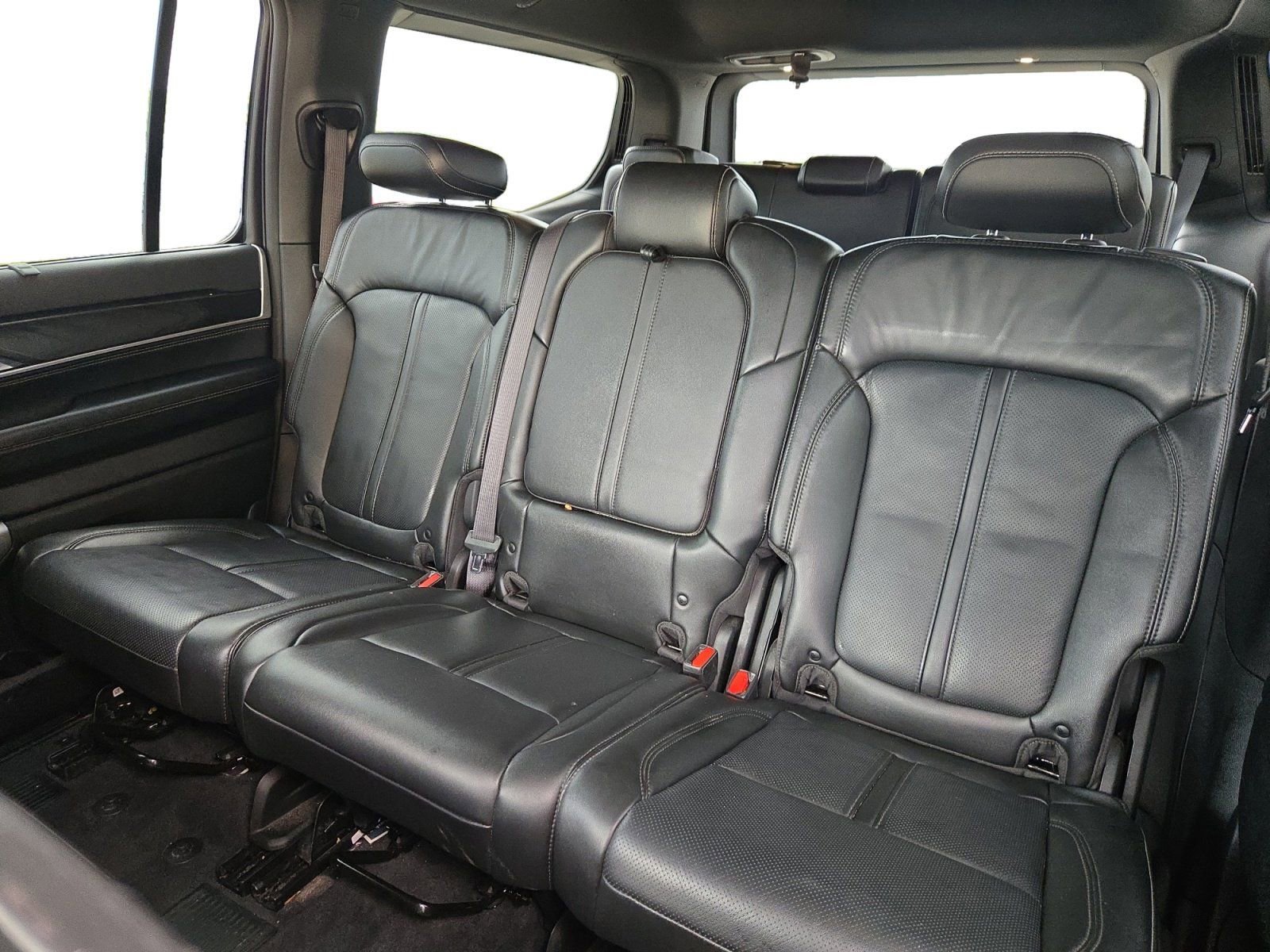 Used 2023 Jeep Wagoneer 4WD w/ Convenience Group I image 13