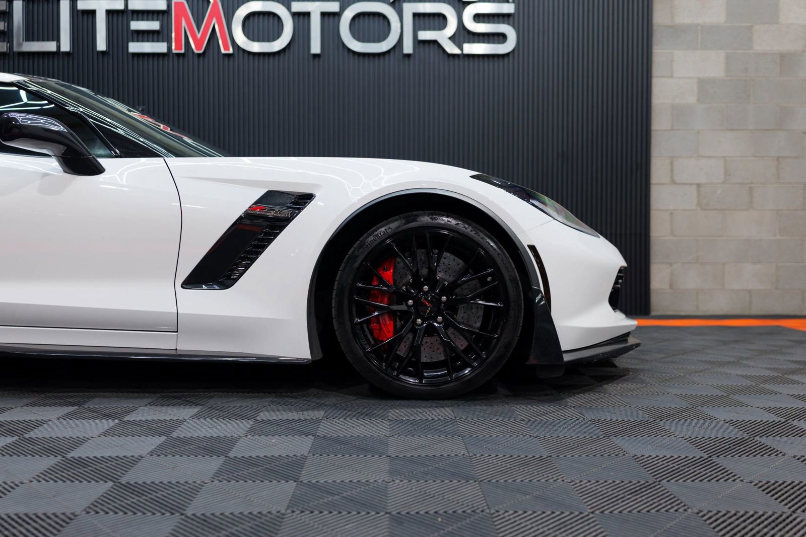 Used 2016 Chevrolet Corvette Z06 w/ Z07 Performance Package RWD image 12