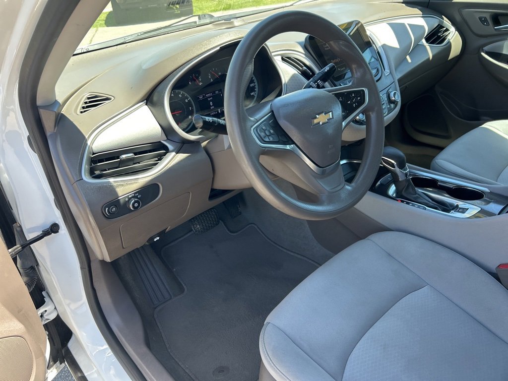 Used 2022 Chevrolet Malibu LT image 8