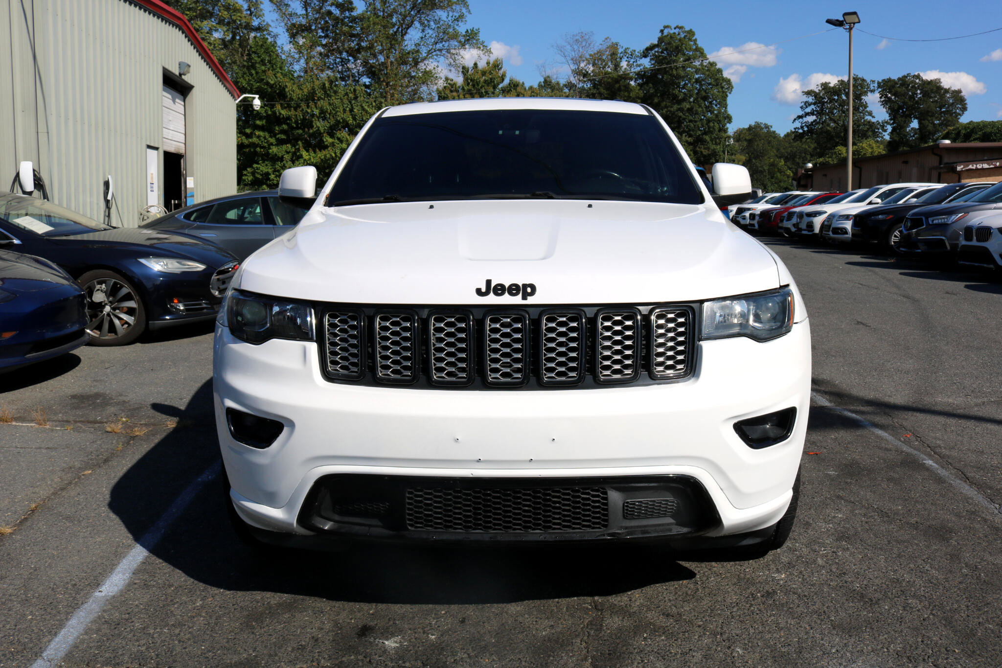 Used 2019 Jeep Grand Cherokee Altitude image 5
