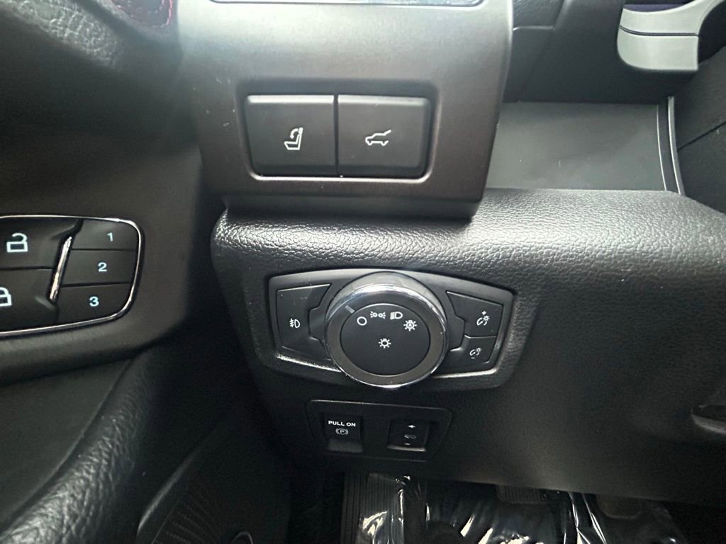Used 2020 Ford Expedition Limited w/ Equipment Group 303A AWD/4WD image 18