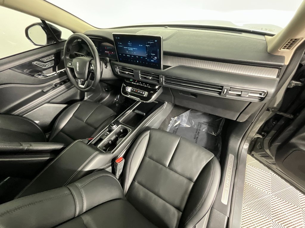 Used 2025 Lincoln Corsair FWD w/ Equipment Group 101A image 19