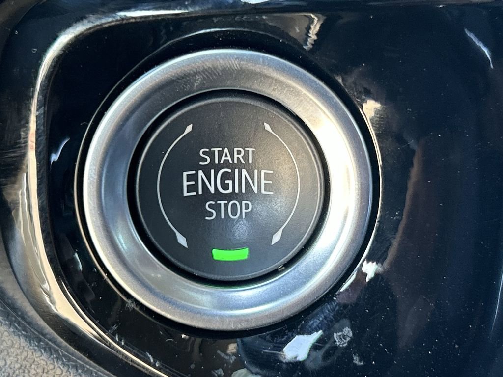 Used 2025 GMC Sierra 1500 Elevation image 17