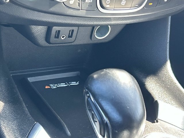 Used 2022 Chevrolet Traverse LT AWD/4WD image 35
