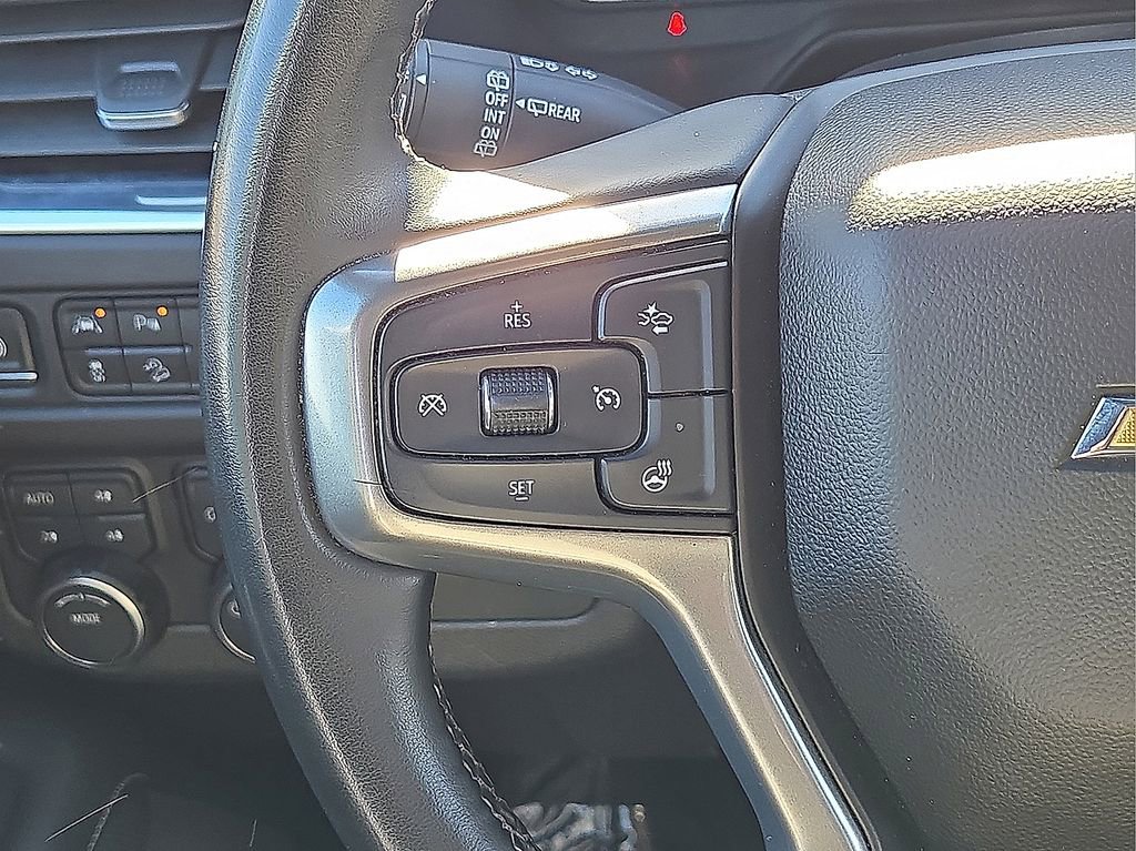 Used 2023 Chevrolet Suburban Premier image 21