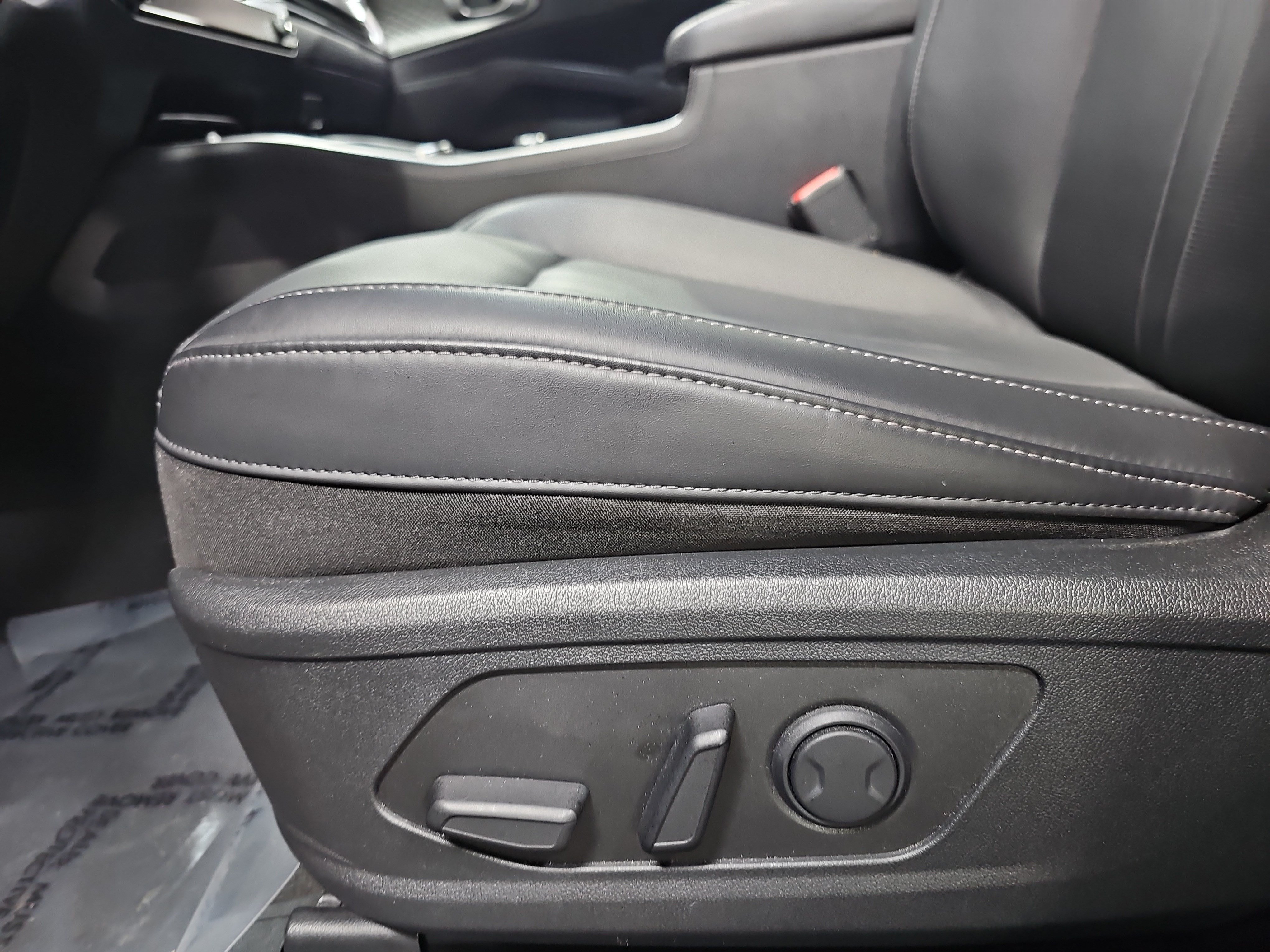 Used 2025 Kia Sorento EX AWD/4WD image 29