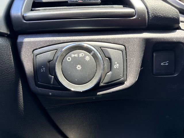 Used 2016 Ford Fusion SE FWD image 32