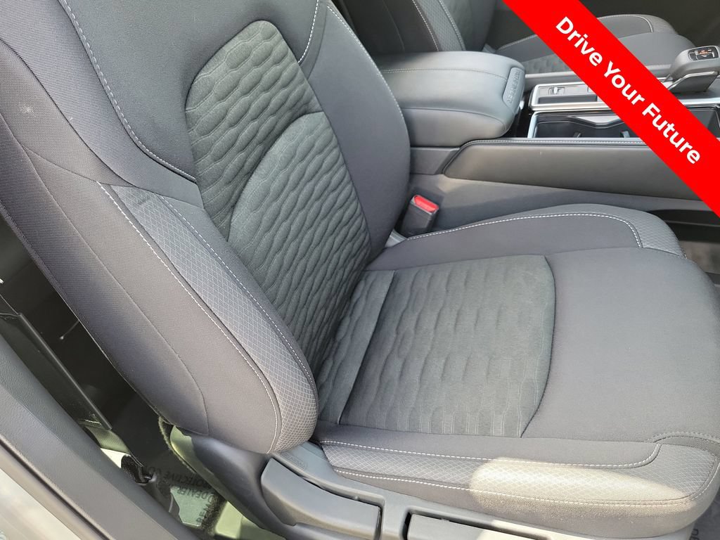 Certified 2025 Nissan Pathfinder SV FWD image 18