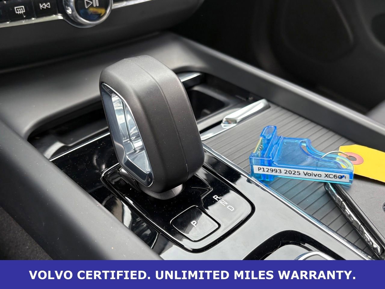 Certified 2025 Volvo XC60 B5 Core AWD/4WD image 22