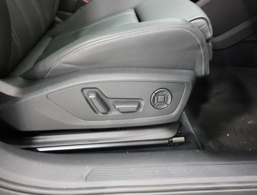 Used 2023 Audi Q4 e-tron Premium Plus w/ Premium Plus AWD/4WD image 22