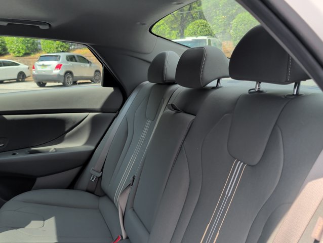 Used 2025 Hyundai Elantra SEL FWD image 22