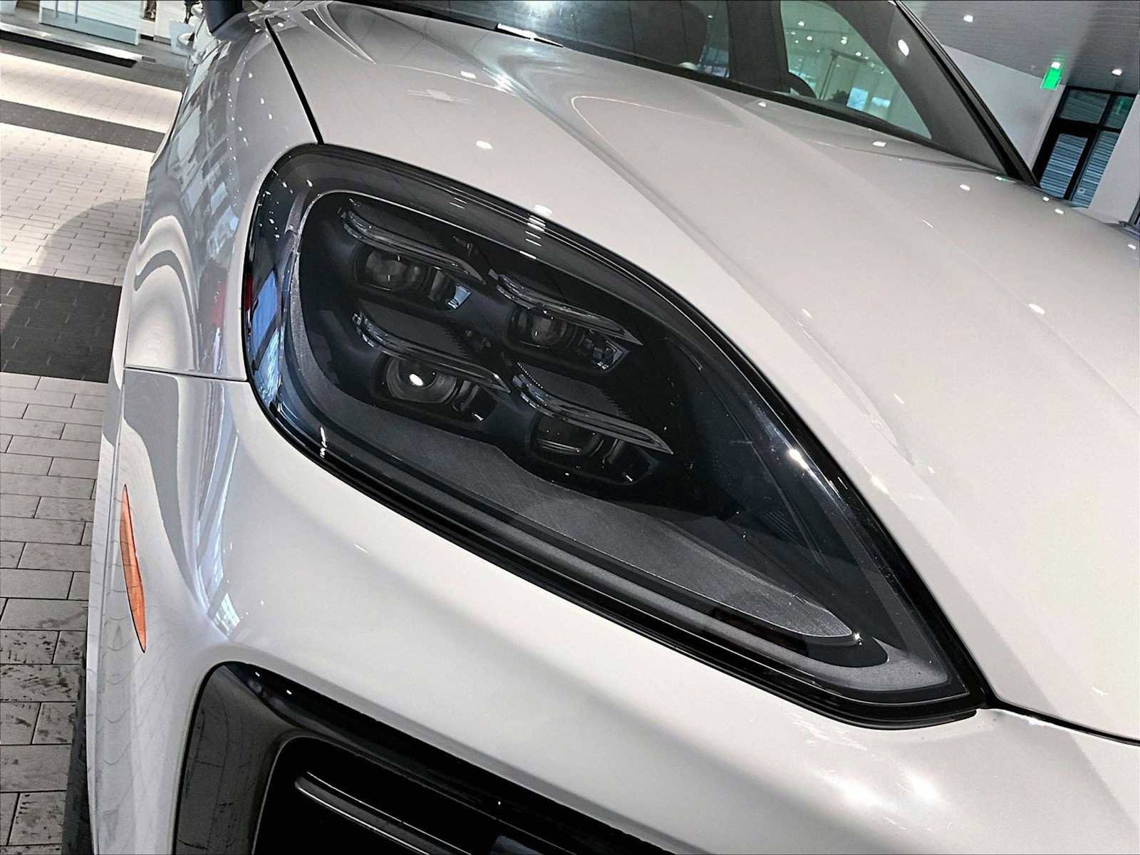 Used 2026 Porsche Cayenne S image 15