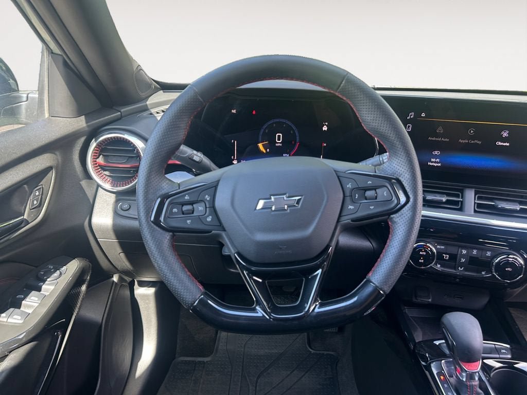 Used 2024 Chevrolet Trax RS w/ Sunroof Package FWD image 13