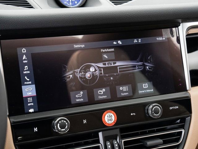 Certified 2025 Porsche Macan image 18