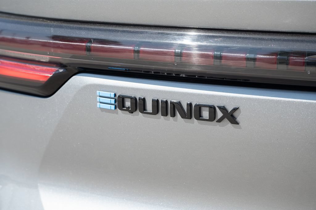 Used 2024 Chevrolet Equinox EV RS FWD image 13
