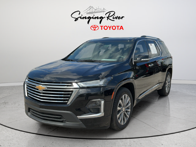 Used 2023 Chevrolet Traverse Premier FWD image 3