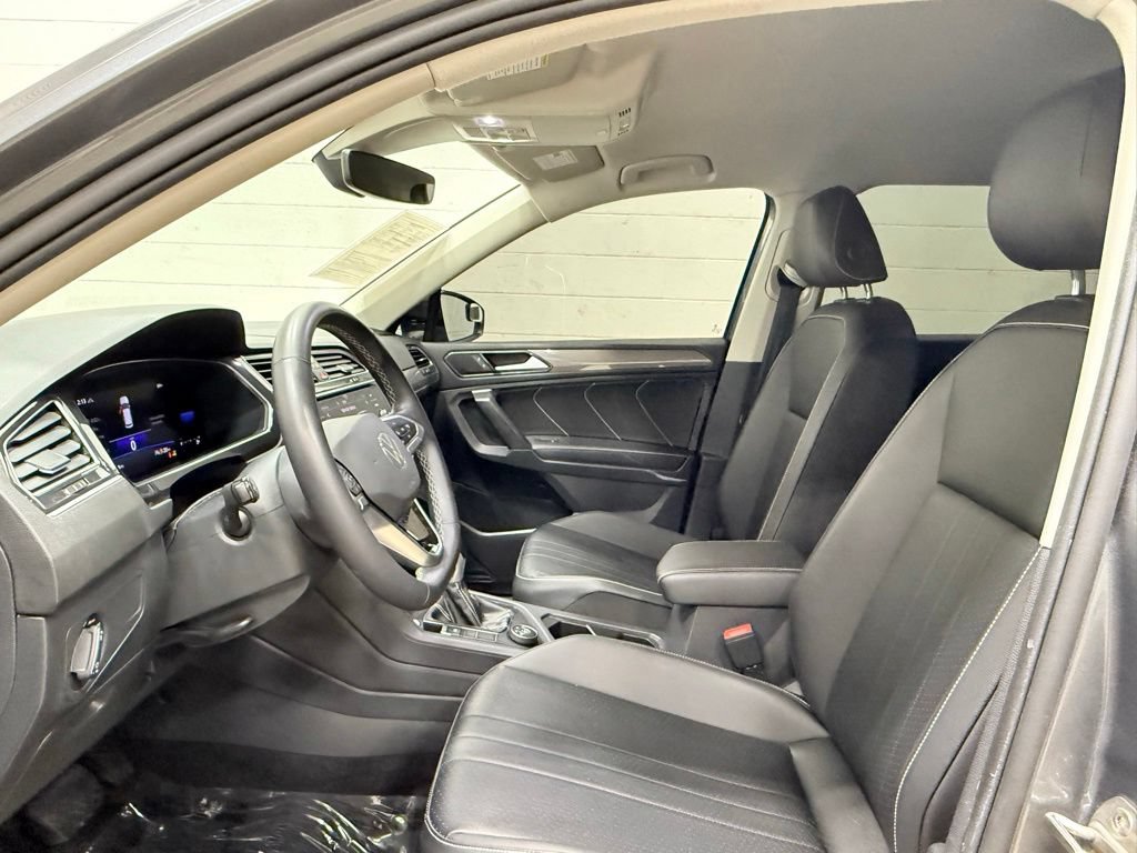 Used 2022 Volkswagen Tiguan SE AWD/4WD image 21