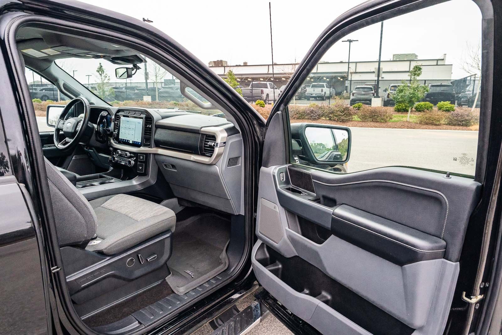 Used 2021 Ford F150 XLT w/ Equipment Group 302A High image 11