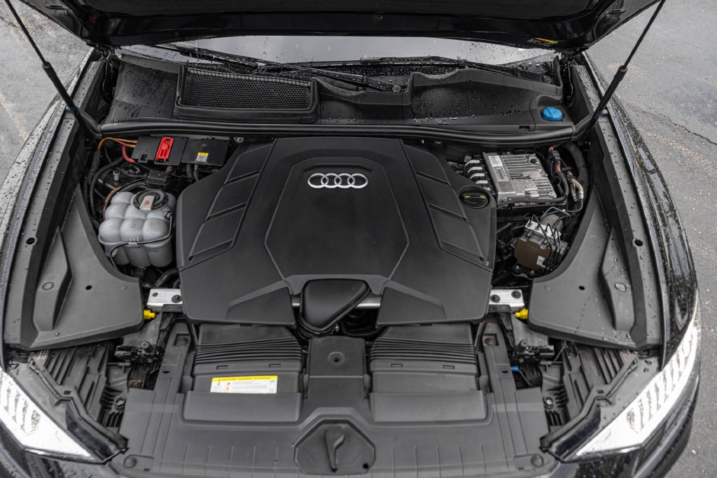 Used 2019 Audi Q8 Prestige AWD/4WD image 34