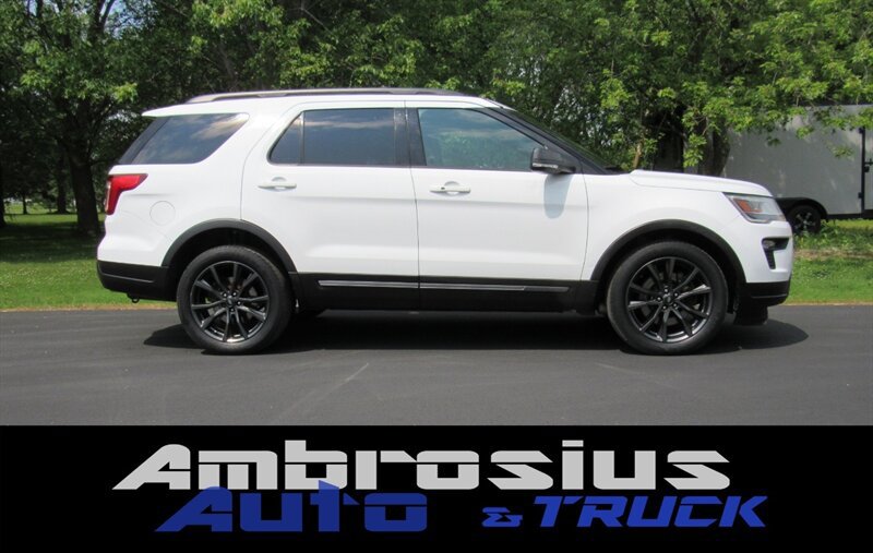 Used 2018 Ford Explorer XLT w/ XLT Appearance Package AWD/4WD image 2