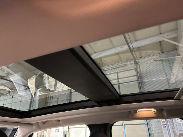 Used 2023 Jeep Renegade Latitude w/ Sun/Sound Group image 25