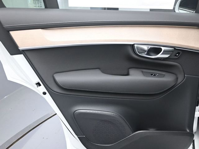 New 2026 Volvo XC90 T8 Plus w/ Protection Package Premier image 23