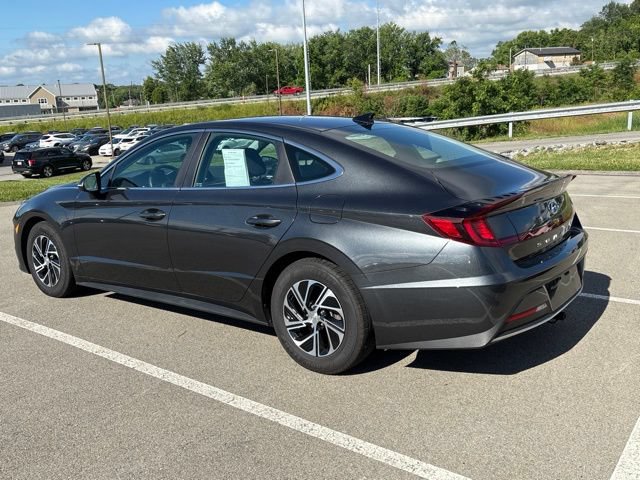 Certified 2022 Hyundai Sonata Blue FWD image 3