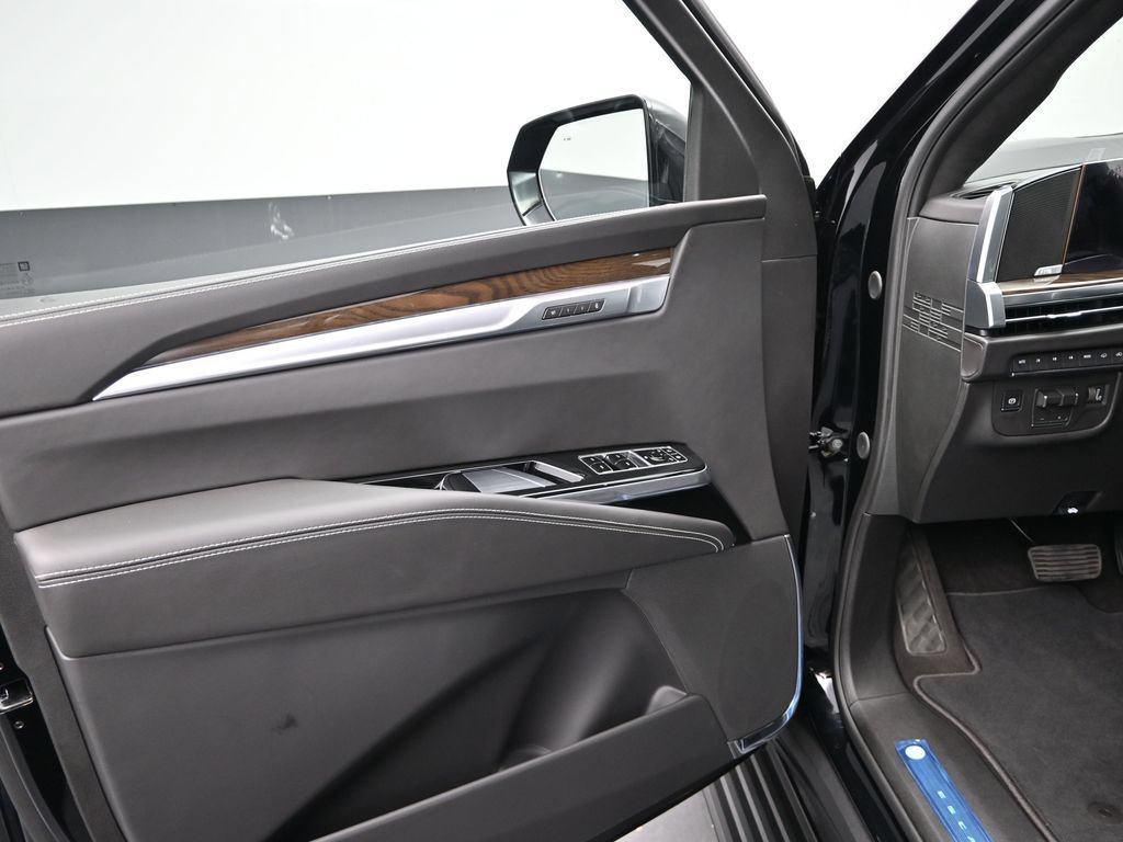 New 2026 Cadillac Escalade Platinum Sport AWD/4WD image 11