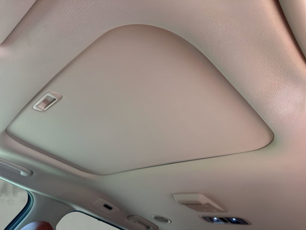 Used 2024 Kia Carnival SX Prestige FWD image 11