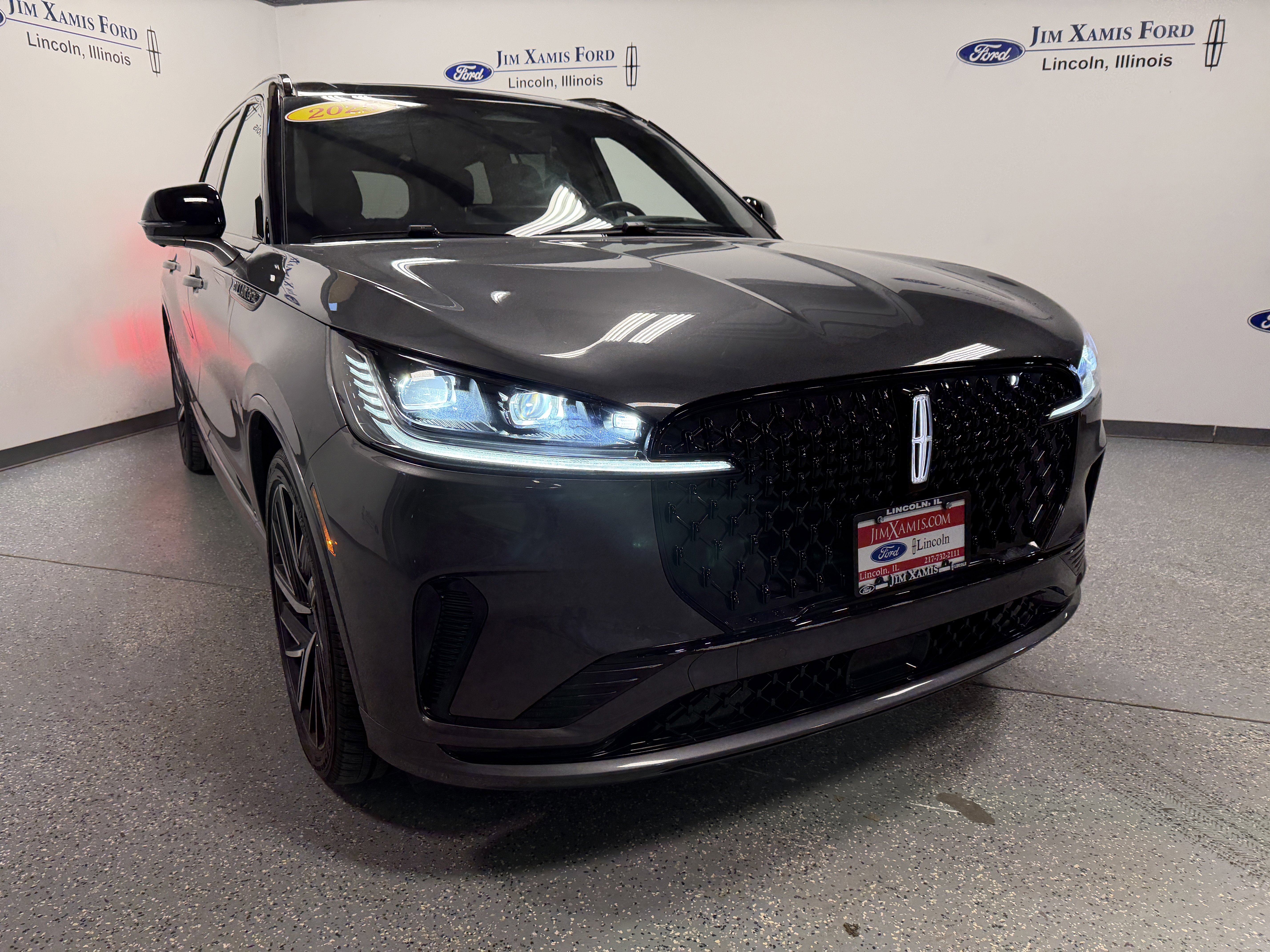 Used 2025 Lincoln Aviator Black Label w/ Black Label Special Edition image 37