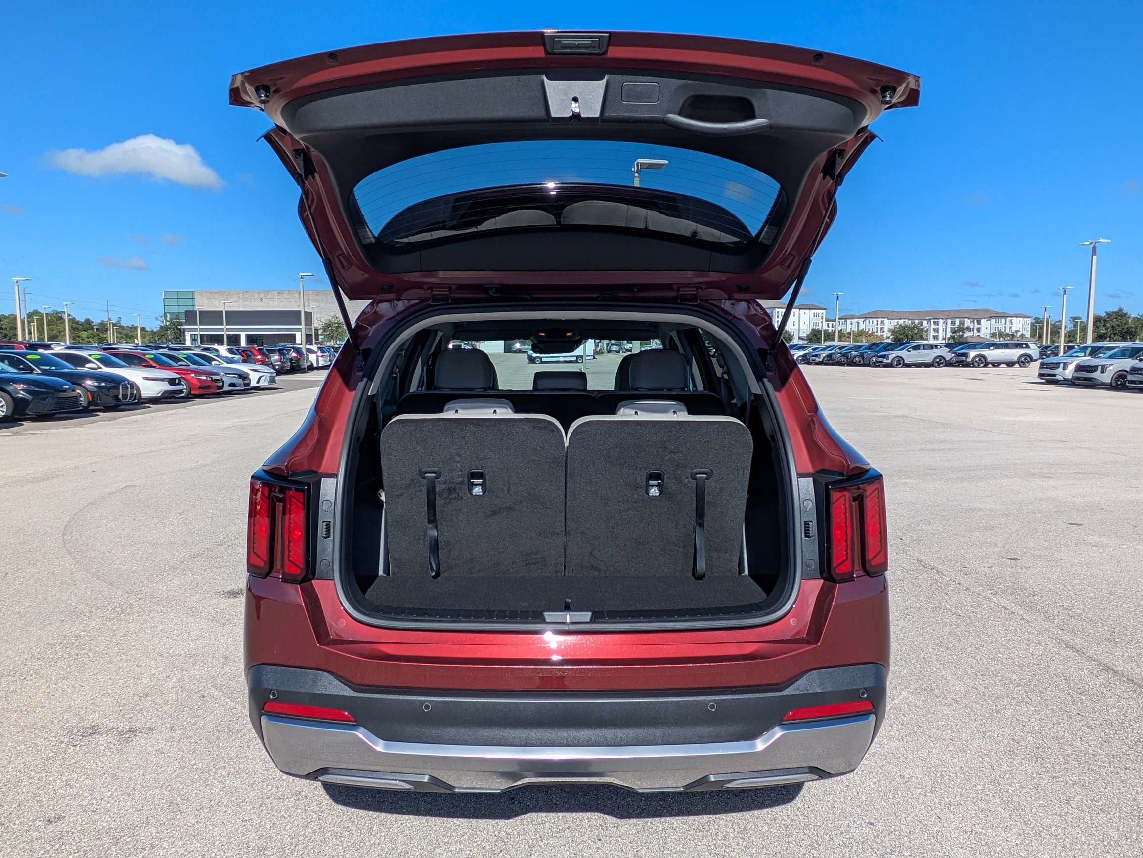 Certified 2025 Kia Sorento S FWD image 32