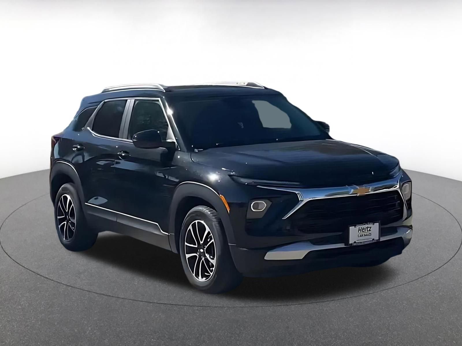 Used 2025 Chevrolet TrailBlazer LT FWD image 3