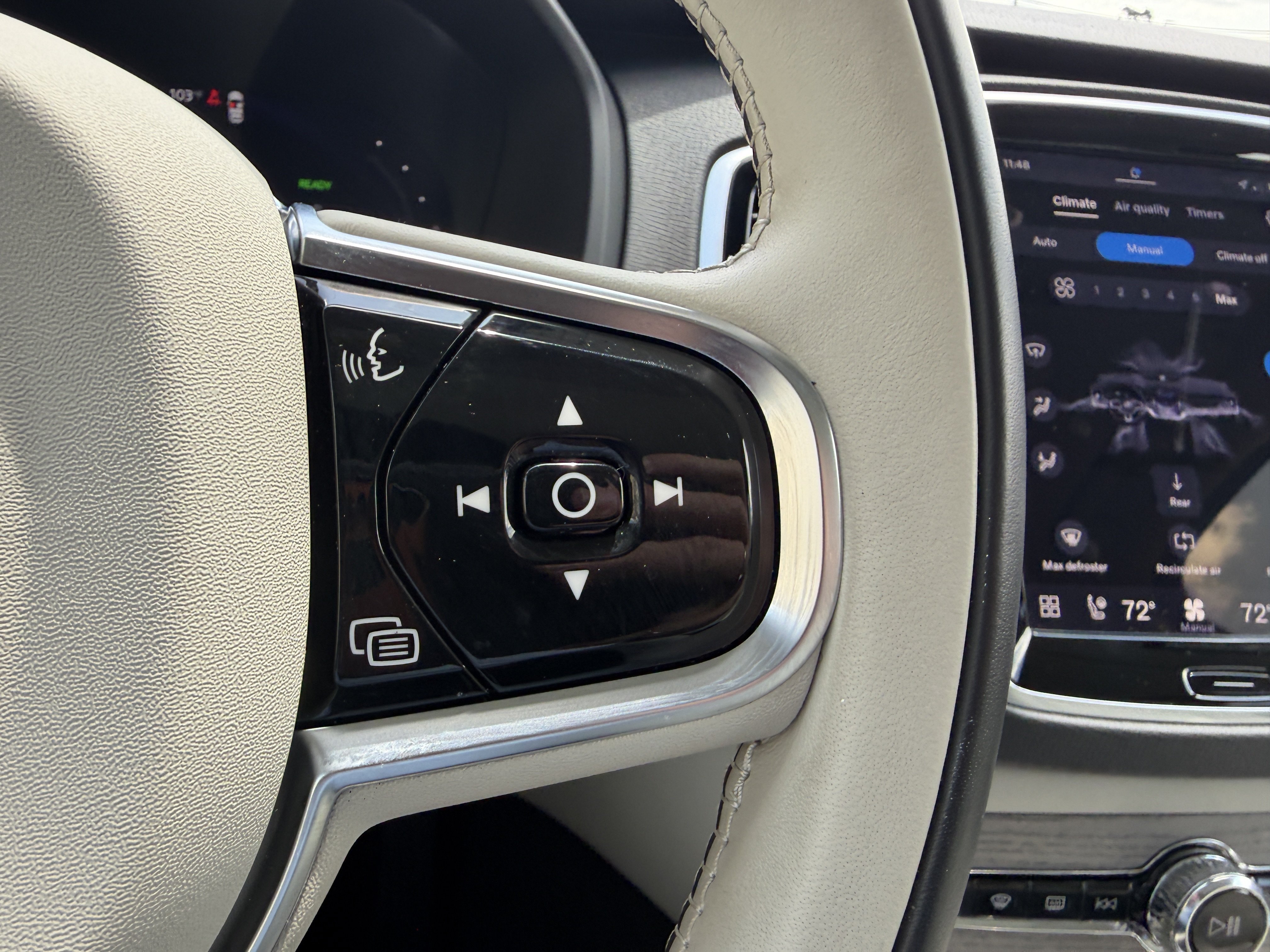 Certified 2024 Volvo XC90 T8 Plus AWD/4WD image 31