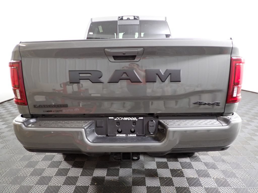 New 2026 RAM 2500 Laramie AWD/4WD image 14