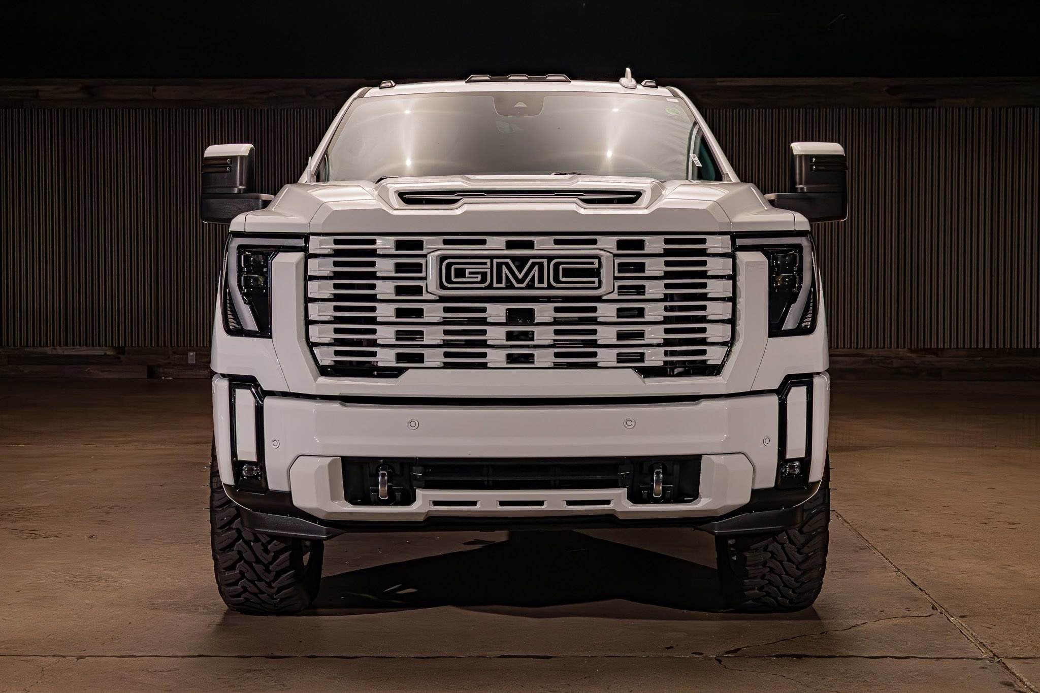 Used 2025 GMC Sierra 3500 Denali w/ Denali Reserve Package AWD/4WD video 2