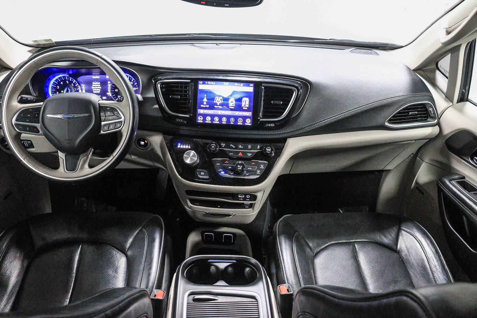 Used 2019 Chrysler Pacifica Limited w/ Advanced Safetytec Group FWD image 14