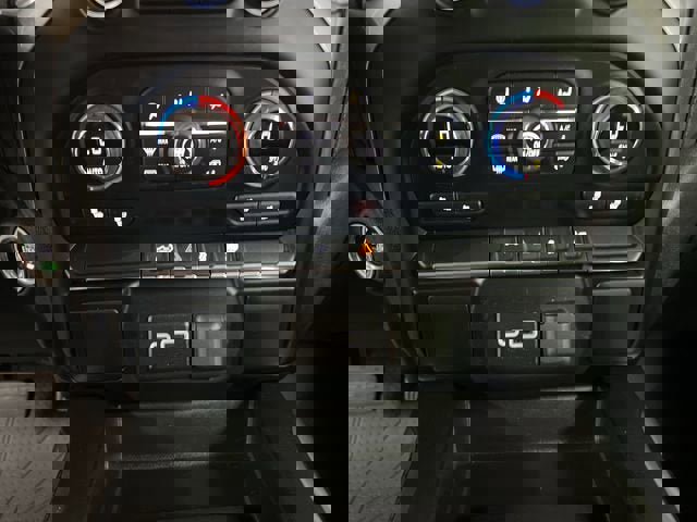 Certified 2022 Chevrolet Silverado 1500 RST w/ Bed Protection Package image 17