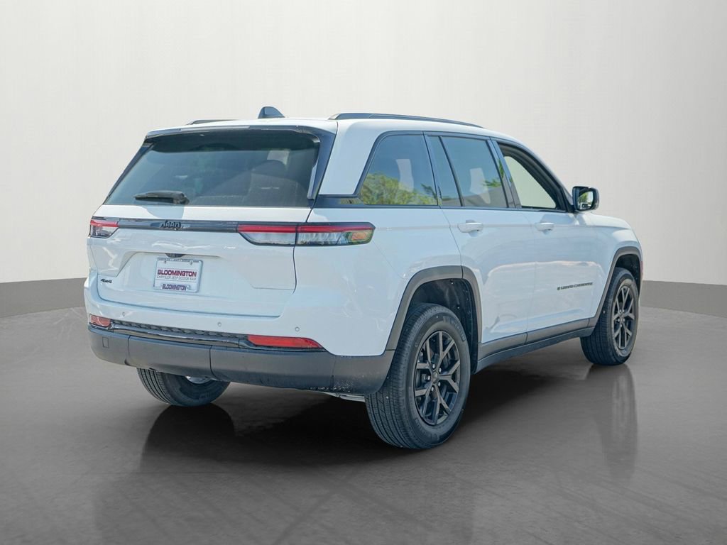 Used 2024 Jeep Grand Cherokee Altitude AWD/4WD image 7