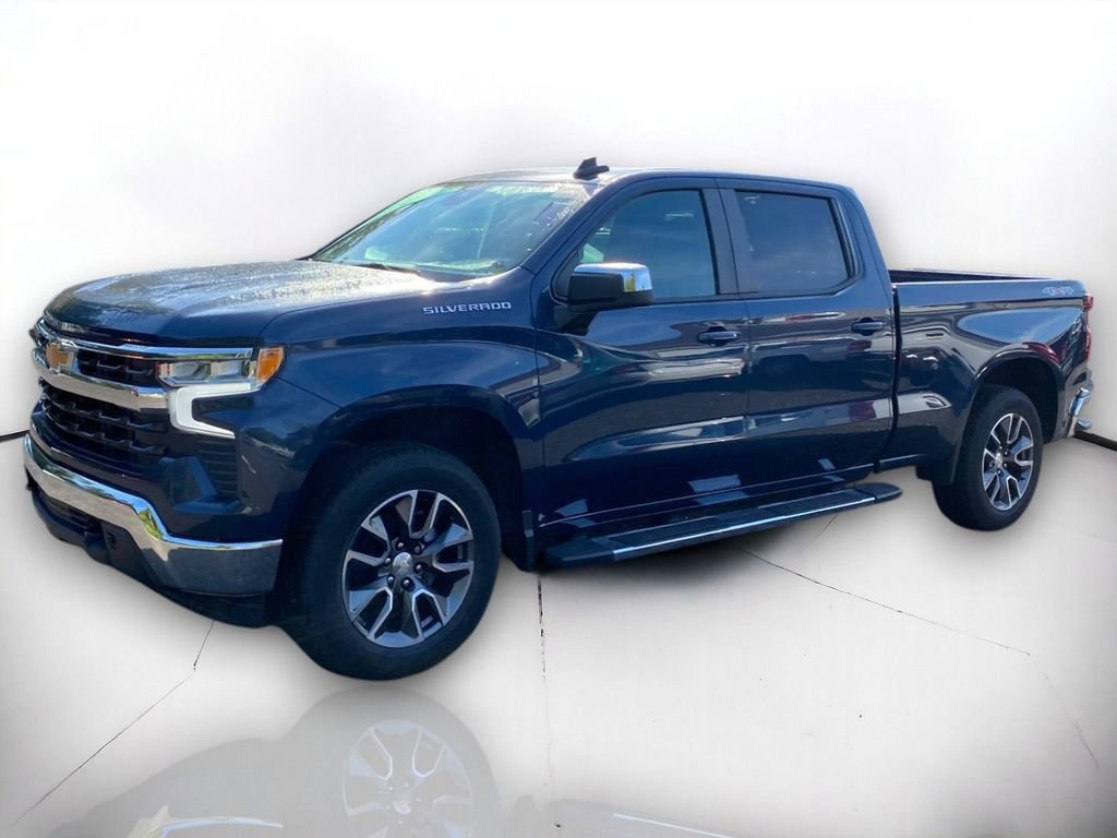 Used 2022 Chevrolet Silverado 1500 LT w/ Protection Package AWD/4WD image 2