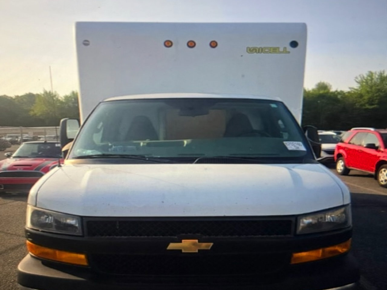 Used 2018 Chevrolet Express 3500 Extended w/ Power Convenience Package image 2
