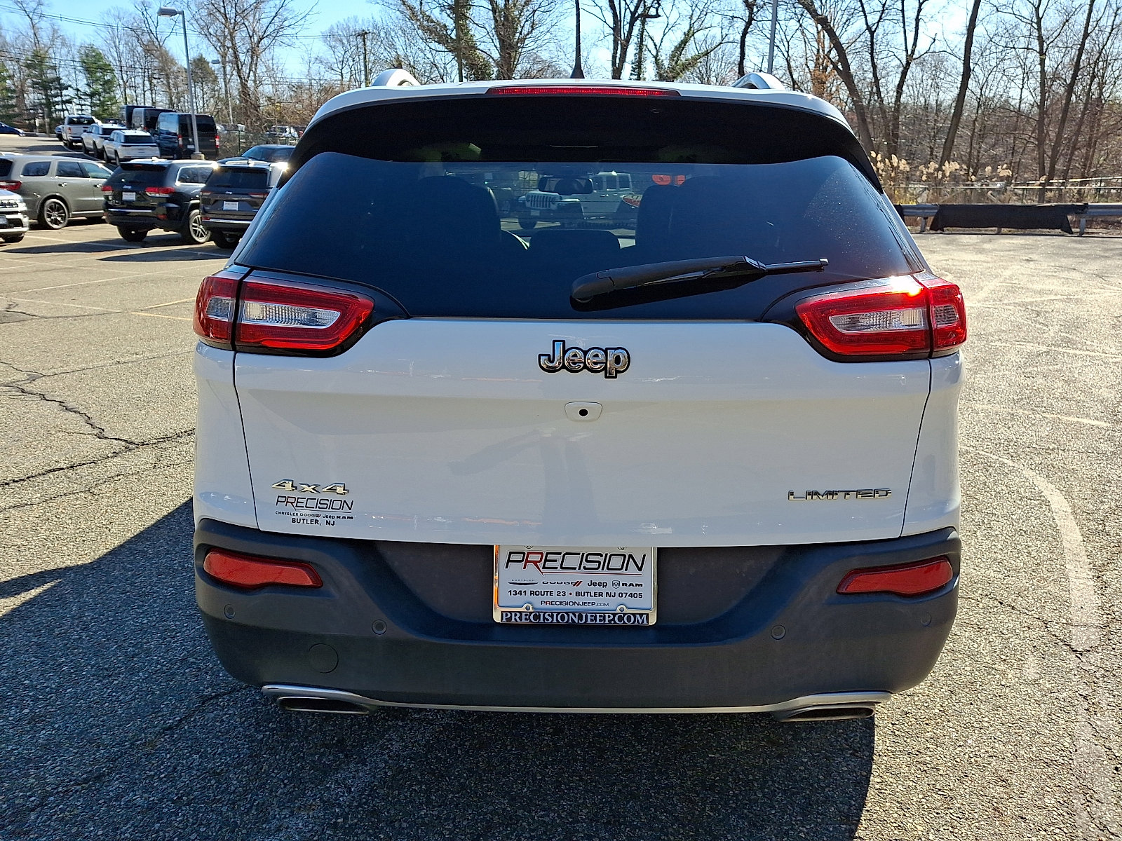 Certified 2016 Jeep Cherokee Limited w/ Luxury Group image 6