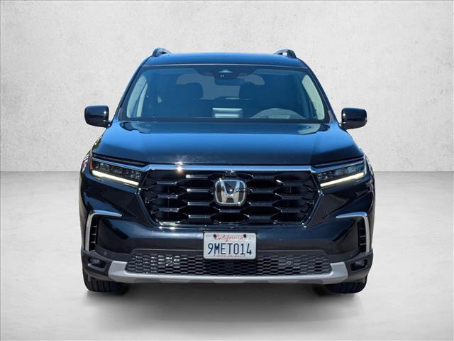 Used 2025 Honda Pilot Elite image 2