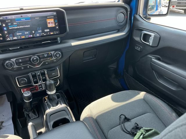 Used 2024 Jeep Wrangler Unlimited Rubicon AWD/4WD image 14