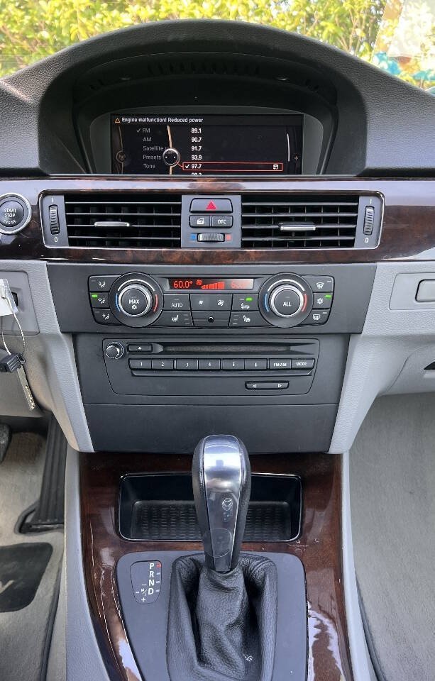 Used 2011 BMW 335i Convertible RWD image 23
