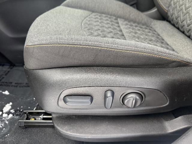 Used 2023 Chevrolet Equinox LT image 25