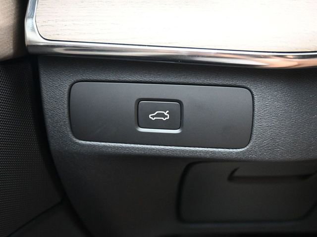 New 2026 Volvo XC90 B6 Ultra w/ Protection Package image 29