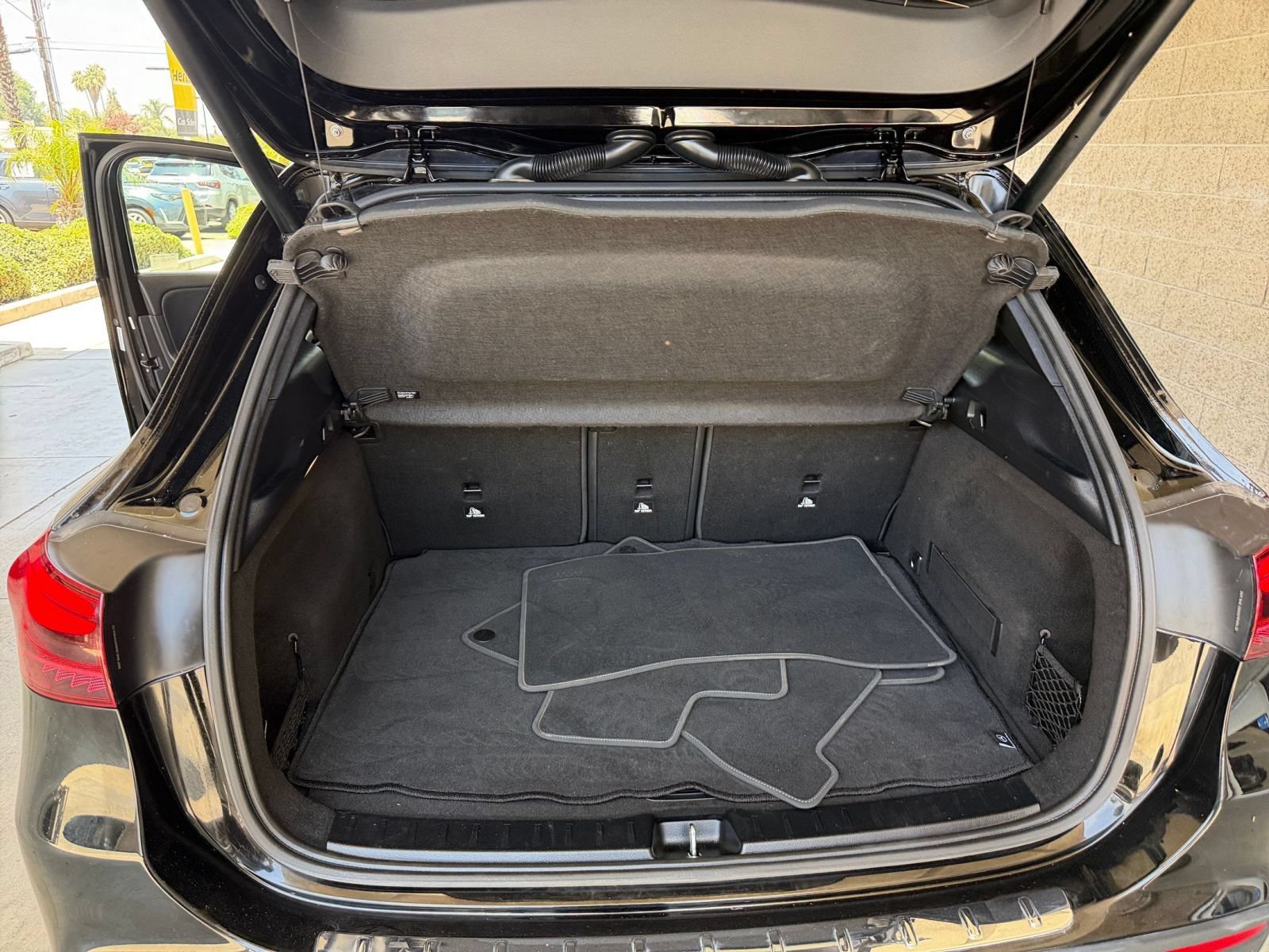 Used 2025 Mercedes-Benz GLA 250 image 32