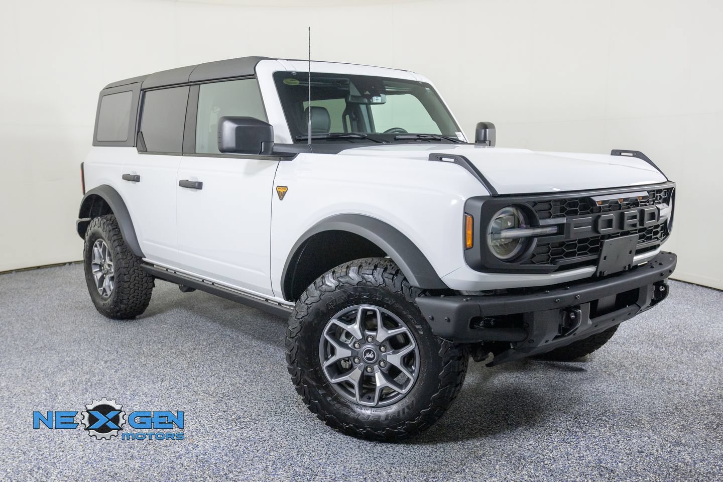 Used 2024 Ford Bronco Badlands AWD/4WD image 1