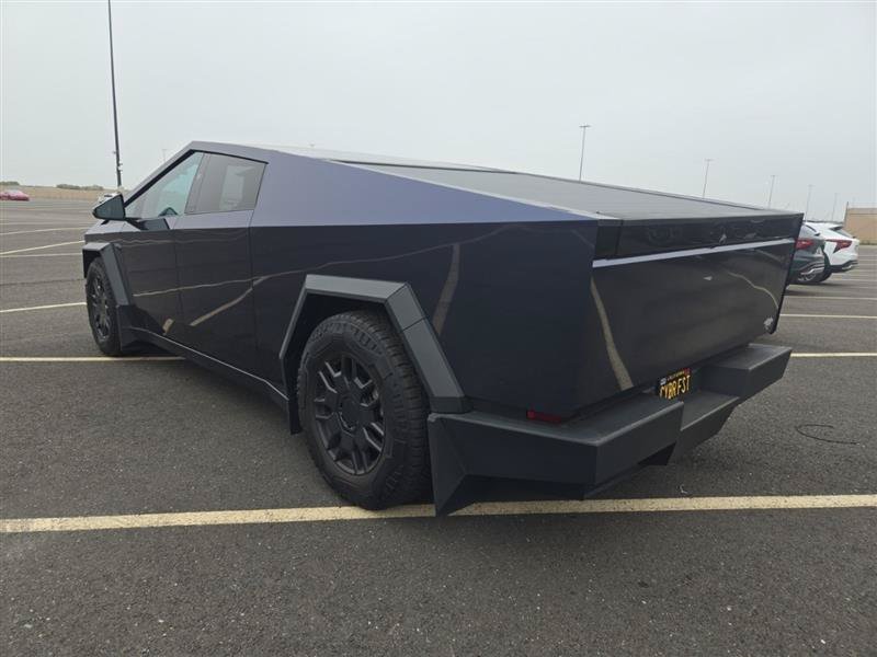 Used 2024 Tesla Cybertruck Cyberbeast AWD/4WD image 2